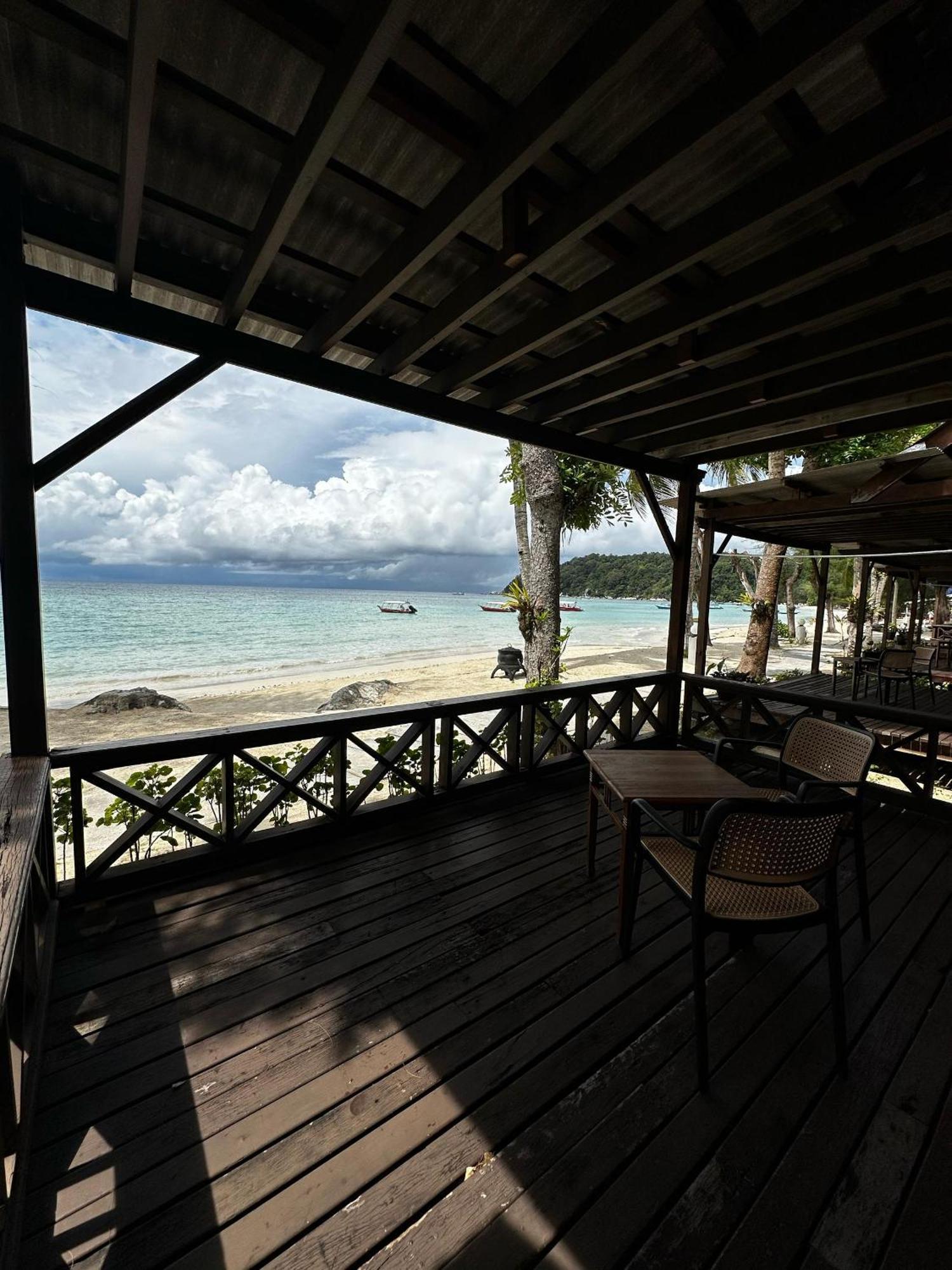 Beach Resort - Arwana Perhentian Besar Kampung Kuala Besut Exterior foto