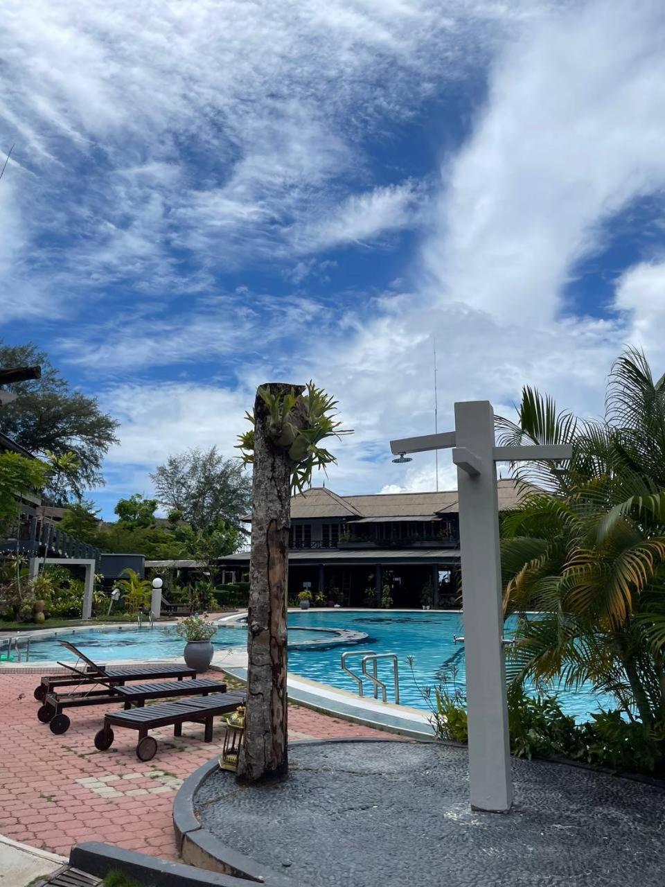 Beach Resort - Arwana Perhentian Besar Kampung Kuala Besut Exterior foto