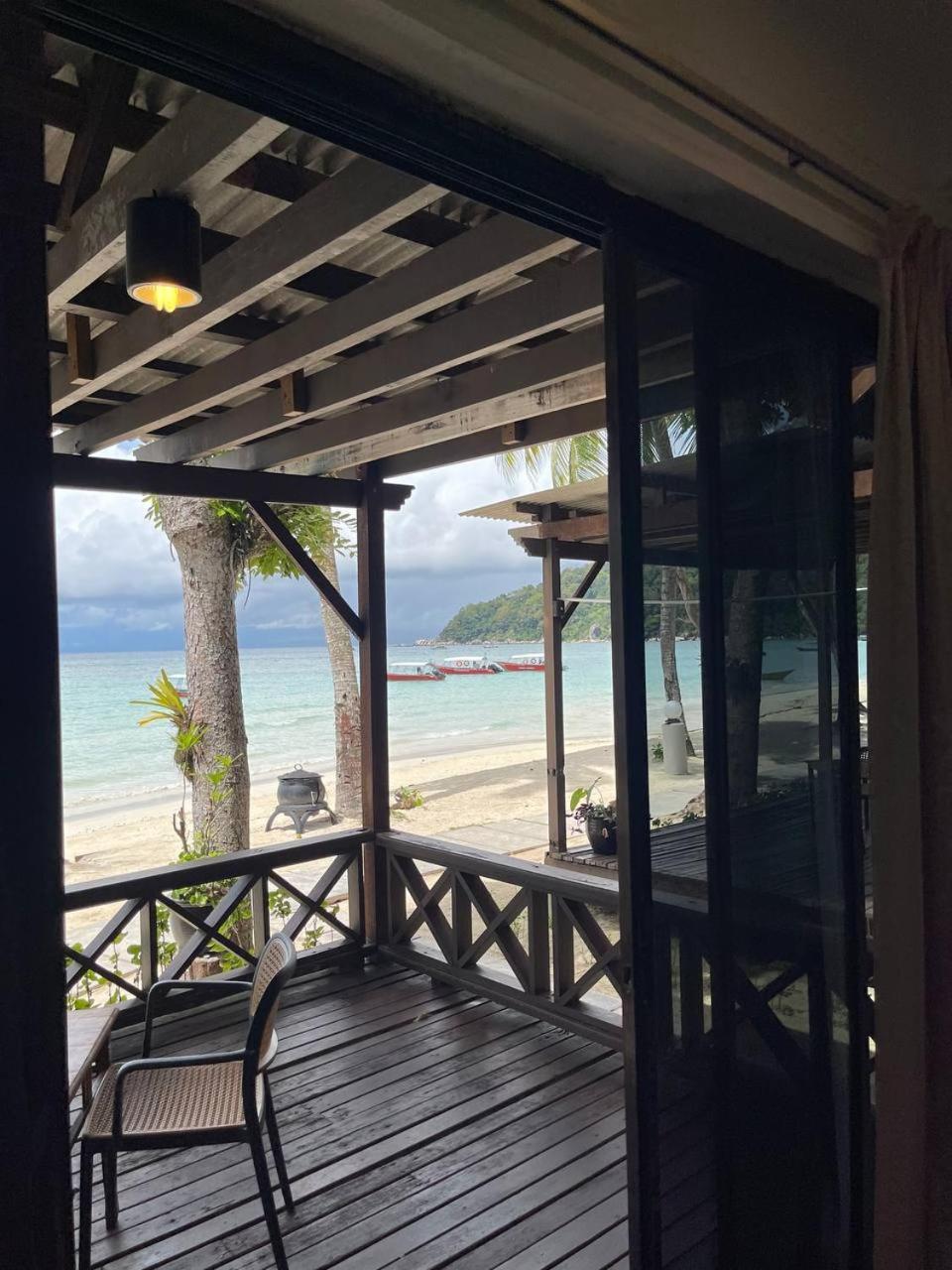 Beach Resort - Arwana Perhentian Besar Kampung Kuala Besut Exterior foto